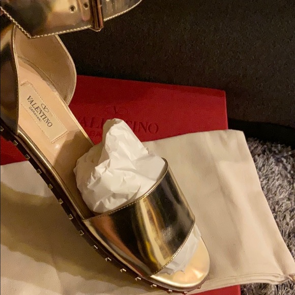 Shoes - Picture 2 of 3